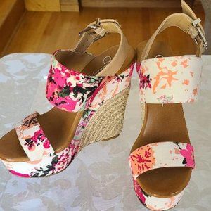 Jessica Simpson Platform Sandle